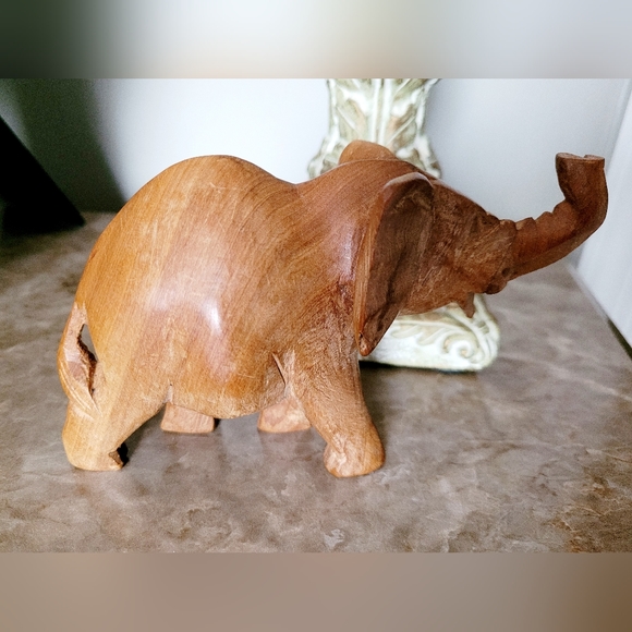 Wood Elephant Hand Carved Teak Figure Decoration Made in Kenya 6"× 3.5" - Picture 6 of 12
